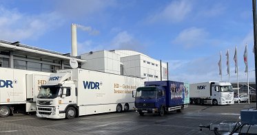 LKW der Westfalia Big Band vor den WDR-Trucks